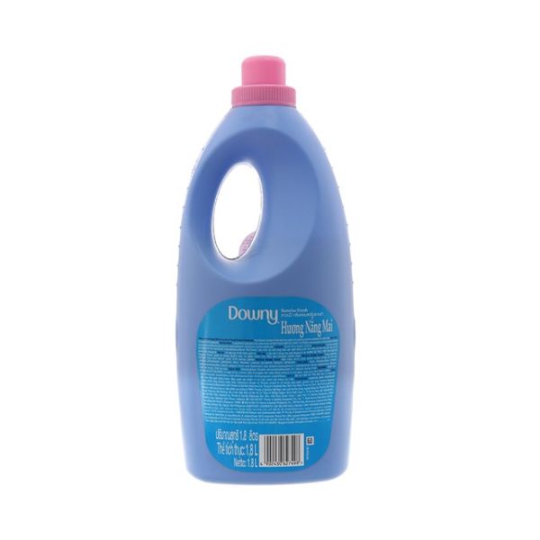 Nước xả vải Downy Nắng Mai Chai 1.8L