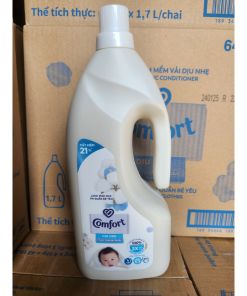 Nước Xả Vải Comfort Mềm Vải Dịu Nhẹ Thơm Hương Phấn Chai 1.7L