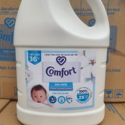 Nước Xả Vải Comfort Mềm Vải Dịu Nhẹ Thơm Hương Phấn Chai 3.6L