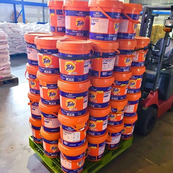 Pallet bột giặt Tide chuẩn bị xuất kho