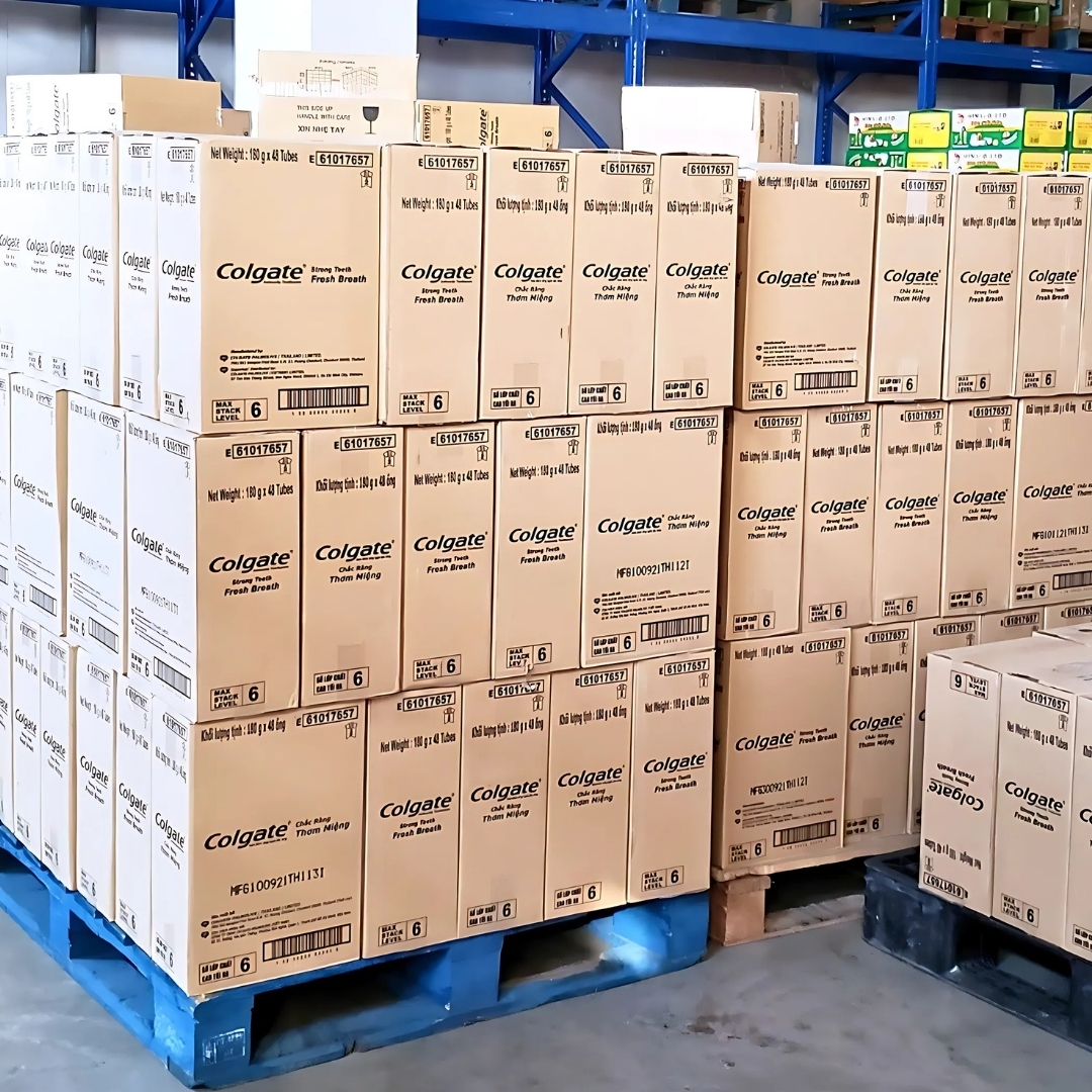 Kem đánh răng Colgate trên pallet – Sẵn sàng phân phối từ Horeco